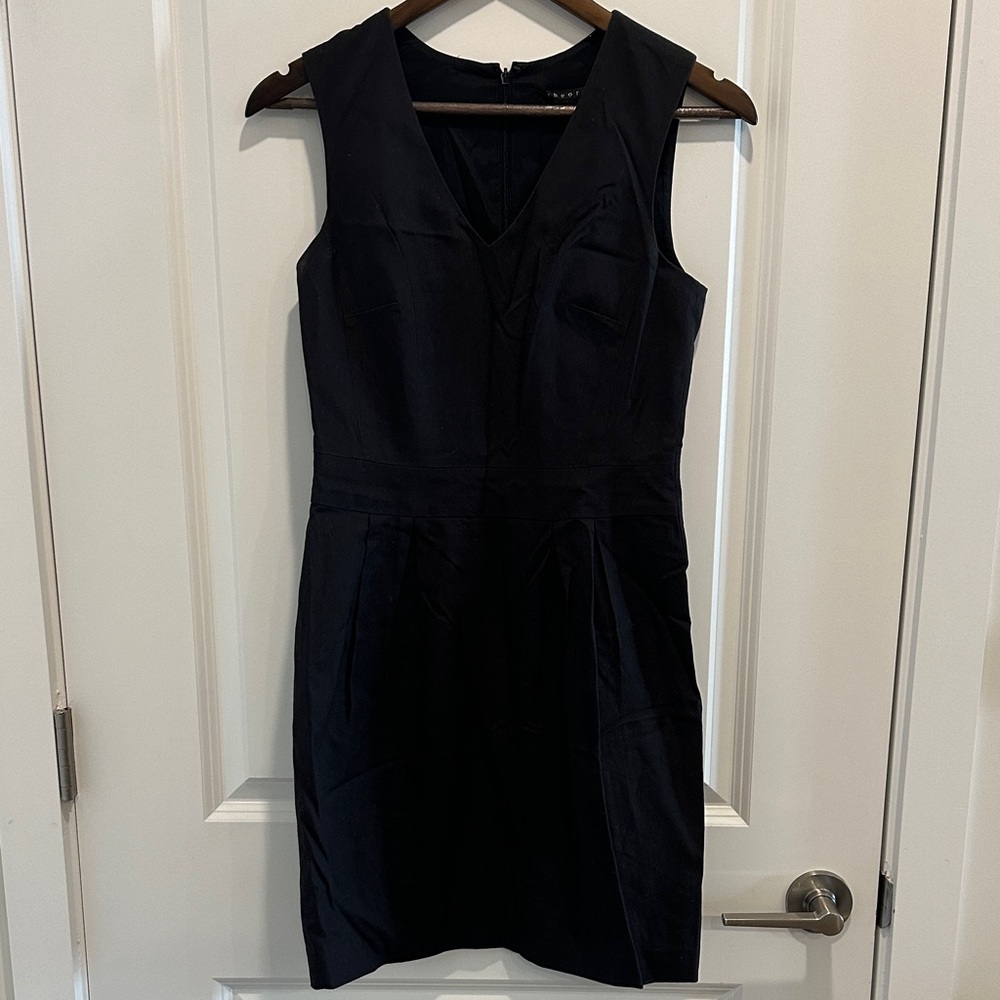 Theory V Neck Elegant Black Sleeveless Dress